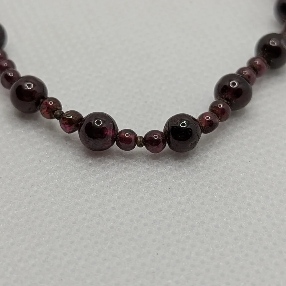 ✨ Garnet Beaded Bracelet With Sterling Silver ✨ - Picture 2 of 5